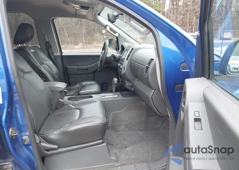 2015 Nissan Xterra Pro-4X z USA, uszkodzony, nr VIN 5N1AN0NW2FN657313